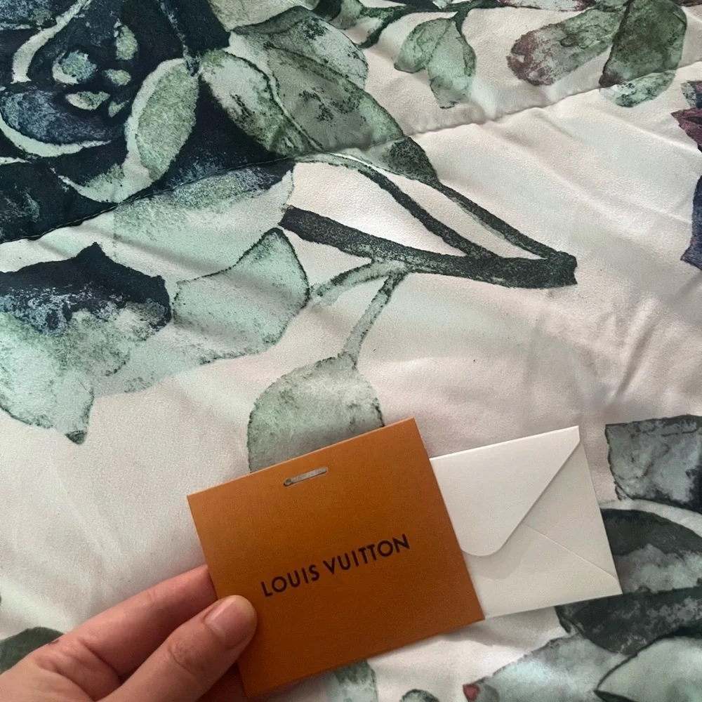 Louis Vuitton‎ gift tag